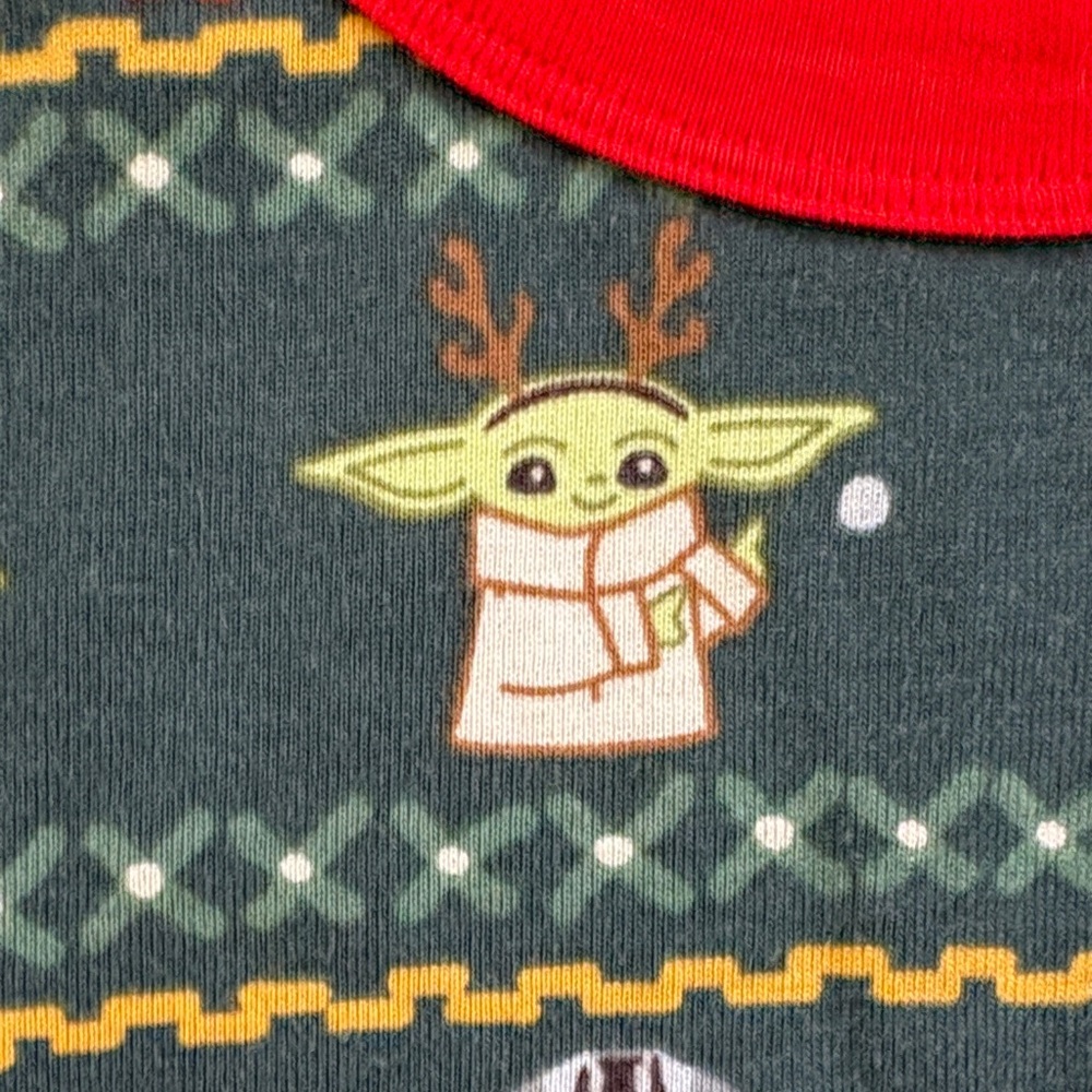 Hanna Andersson Festive Star Wars Long Sleeve PJ Top- Green and Red - Picture 3 of 16